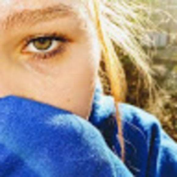 Marie Gradick - Poshmark Profile Picture of Marie Gradick (@kgradick1106) on Poshmark