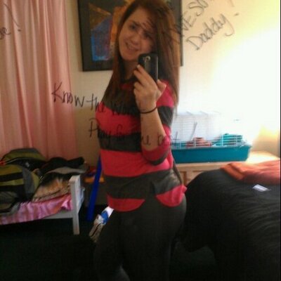 Profile Picture of Danielle Held (@elle__babi) on Twitter