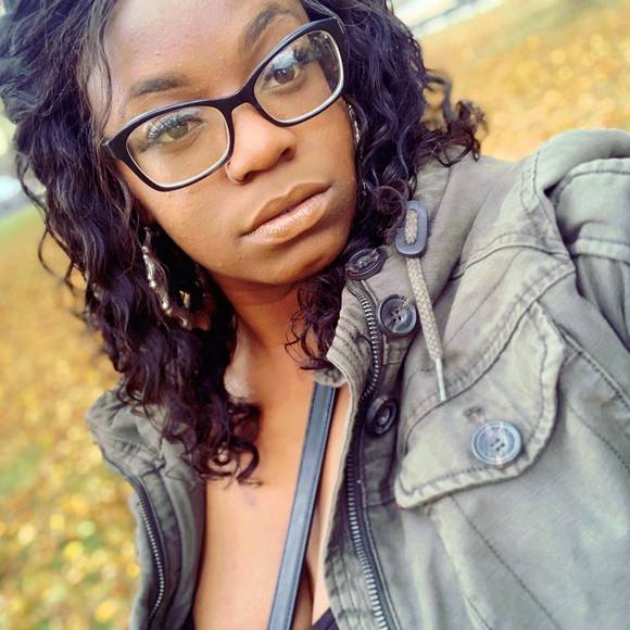 Profile Picture of Cherae Steals (@cherae10) on Poshmark