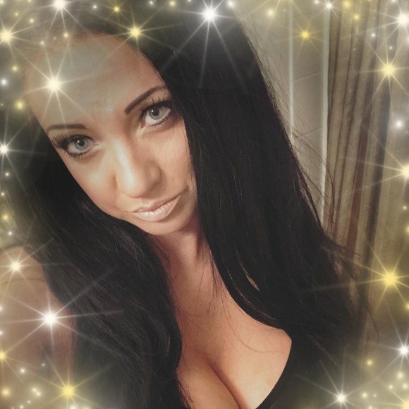 Profile Picture of Lise-anne Markwart (@lamarkwart690) on Poshmark