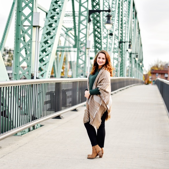 Profile Picture of Carolyn Kishko (@karolina80495) on Poshmark