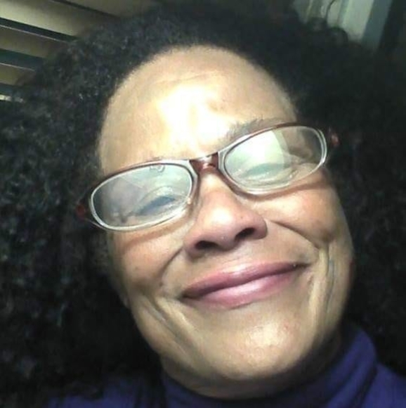Profile Picture of Saundra Scott (@saundra0825) on Poshmark