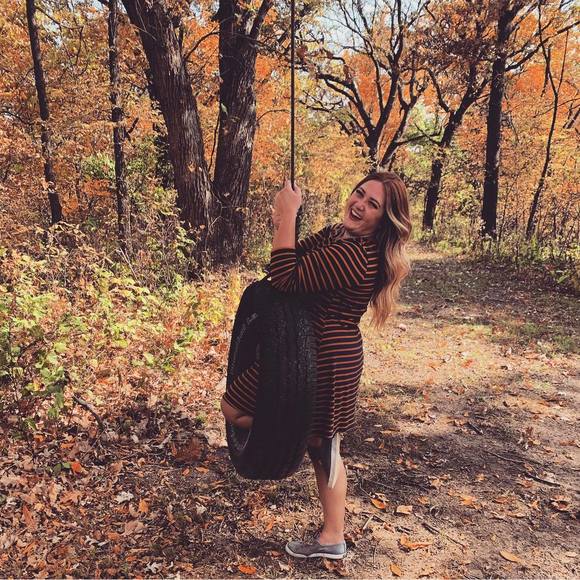 Profile Picture of Kaylee Paskorz (@kayleepaskorz) on Poshmark