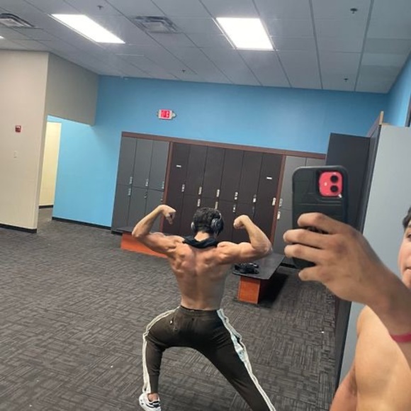 Profile Picture of Isaac Vazquez (@isaacvazquez269) on Poshmark