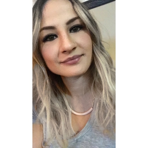 Profile Picture of Nichole Dittmer (@nikol_lee_d) on Poshmark