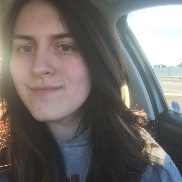 Profile Picture of Theresa Rineer (@theresarineer) on Poshmark