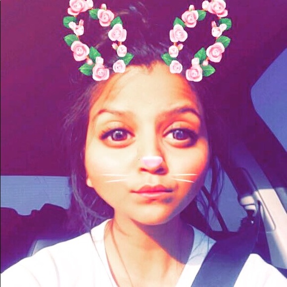 Profile Picture of Karishma Bhanwadia (@karishma_2203) on Poshmark