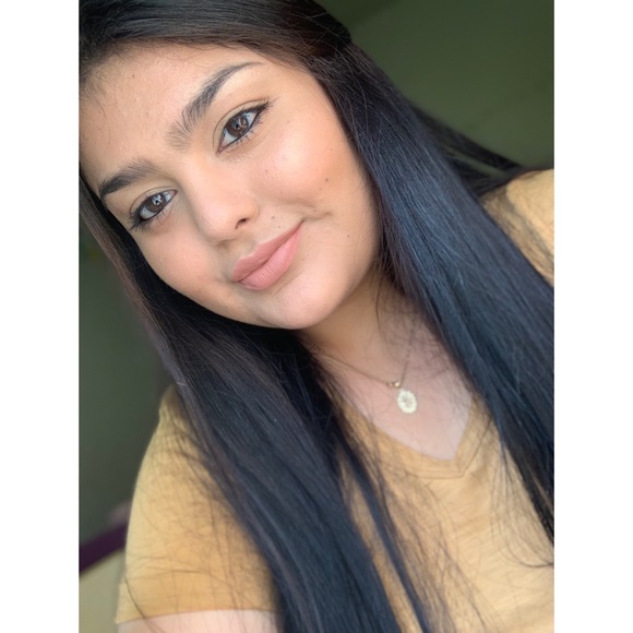 Michelle Orosco - Poshmark Profile Picture of Michelle Orosco (@morosco15) on Poshmark