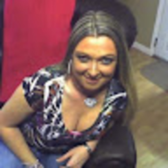 Profile Picture of Crystal Wilcher (@oakleysmimi2023) on Poshmark