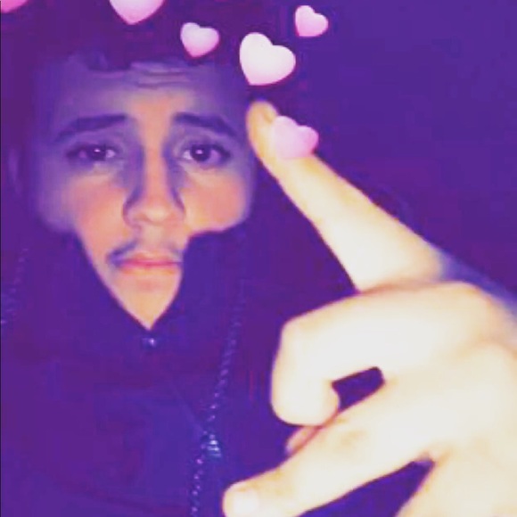 Profile Picture of Chris Frias (@lilchrisgoon) on Poshmark