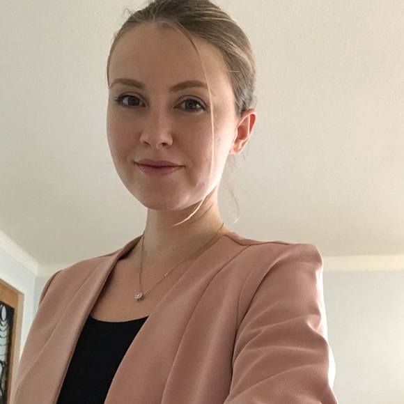 Profile Picture of Ksenia Voshikova (@voshikova) on Poshmark