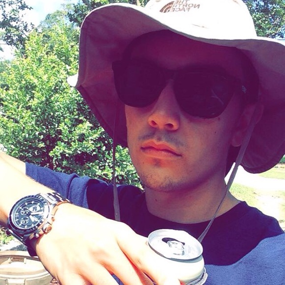 Profile Picture of Bobby Bryant (@bobbybryant) on Poshmark