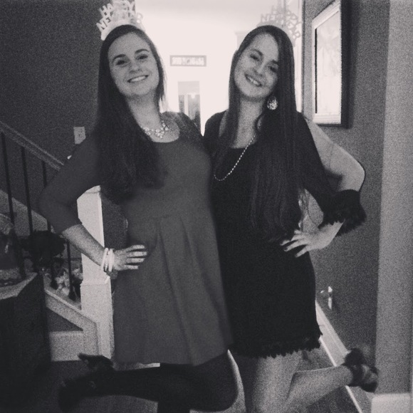 Profile Picture of Taylor Fewox (@taylorfewox) on Poshmark