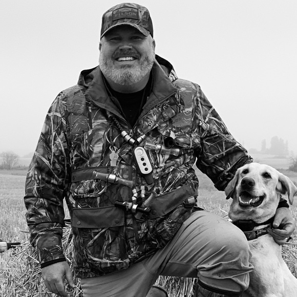 Profile Picture of Alex Hyman (@bahyman) on Poshmark