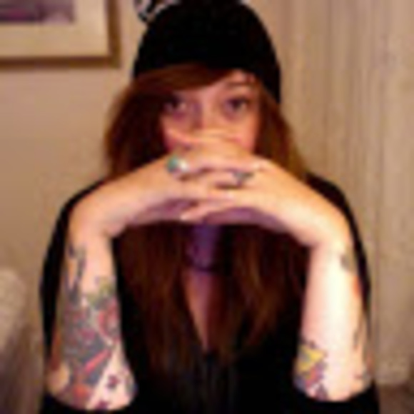 Profile Picture of Alexandra Bandow (@alexbandow) on Poshmark