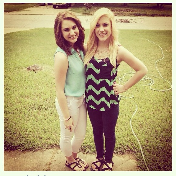 Profile Picture of Jessica Parsons (@jessieleigh143) on Poshmark