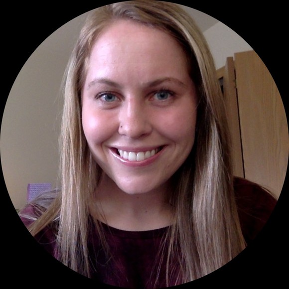 Profile Picture of Lizzy Tews (@lizzytews) on Poshmark
