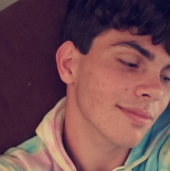 Profile Picture of Joey Hightower (@hightowerj321) on Poshmark