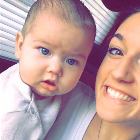 Profile Picture of Brooke Poepping (@bropep) on Poshmark