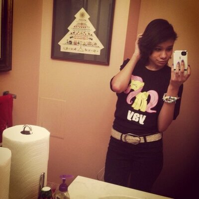 Profile Picture of Julia Fitch (@jasmine_Fitch) on Twitter