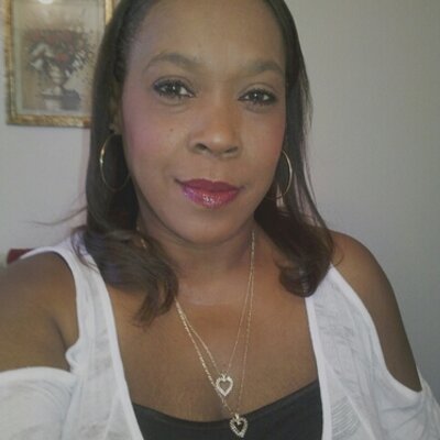 Profile Picture of Yolanda Perry (@yperry08) on Twitter