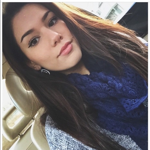 Profile Picture of Chrissy Terry (@chrissyterry) on Poshmark