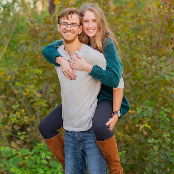 Profile Picture of Raley Russell (@raleynicole) on Poshmark