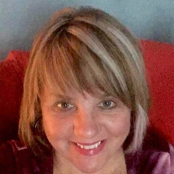 Profile Picture of Georgette Parsons (@georgetteparson) on Poshmark