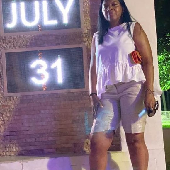 Profile Picture of Maxine Tanner (@melia515) on Poshmark