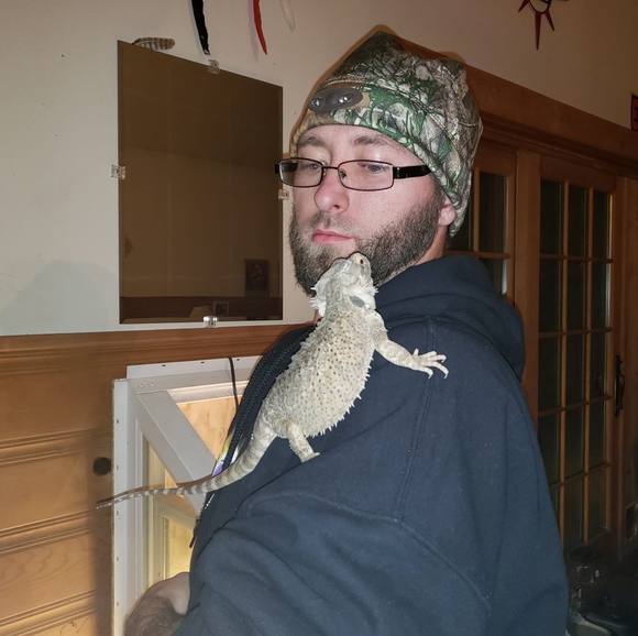 Profile Picture of Paul Perry (@paul884) on Poshmark