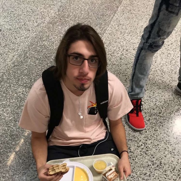 Profile Picture of Jacob Usrey (@jacob_ushrey) on Poshmark