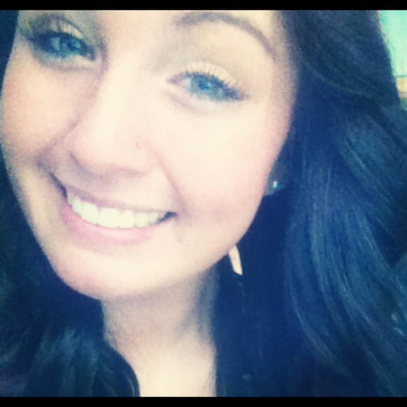 Profile Picture of Marjorie Guttery (@marjifancypants) on Poshmark