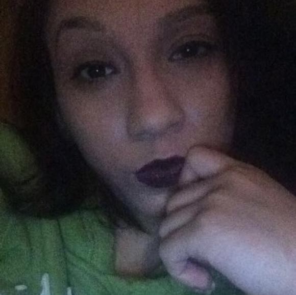 Profile Picture of Aracely Bernal (@aracely_1018) on Poshmark