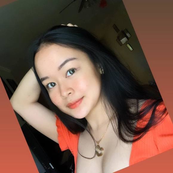 Profile Picture of Ellaryn Cañoneo (@ellycanoneo) on Poshmark