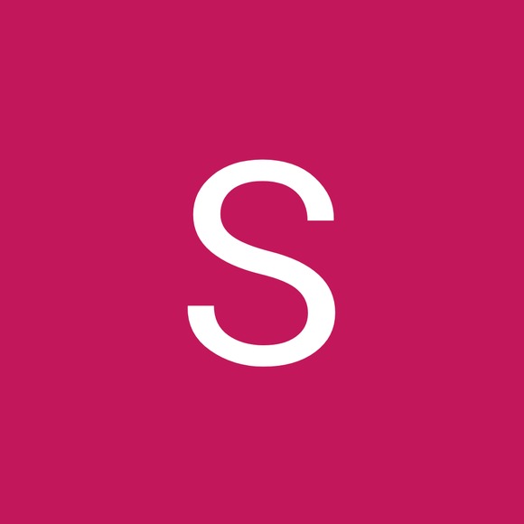 Profile Picture of Sarah Siefert (@sarah07141227) on Poshmark