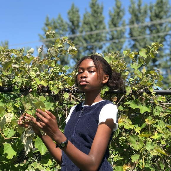 Profile Picture of Emmily Ndege (@emmlife) on Poshmark