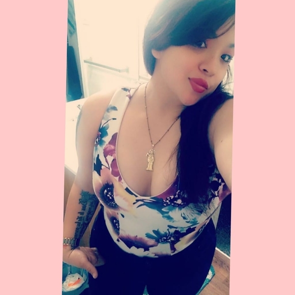 Profile Picture of Roxy Romero (@roxyromero968) on Poshmark