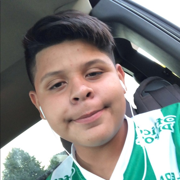 Profile Picture of Valdemar Valdez (@capo1645) on Poshmark