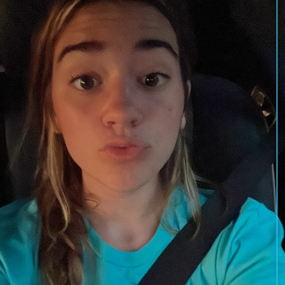 Profile Picture of Cora Howard (@corahoward) on Poshmark