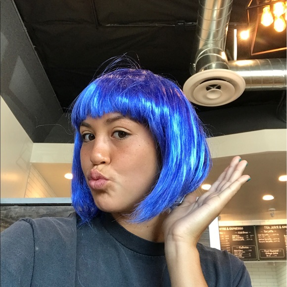 Profile Picture of Hannah Forest (@hannahfforest) on Poshmark