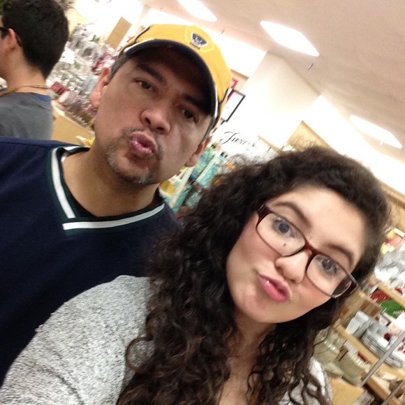 Profile Picture of Mitzi Medina (@mitzi13) on Poshmark