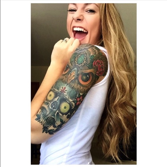 Caitlin Convissor - Poshmark Profile Picture of Caitlin Convissor (@caitconvissor) on Poshmark