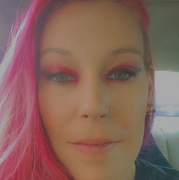 Profile Picture of Afftin Brundige (@wildfire737_2) on Poshmark