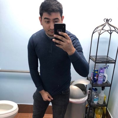 Profile Picture of Thomas Bui (@ThomasB96646568) on Twitter