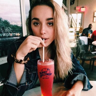 Profile Picture of Erin Grace Maloney 💫 (@erinmaloneyyy) on Twitter