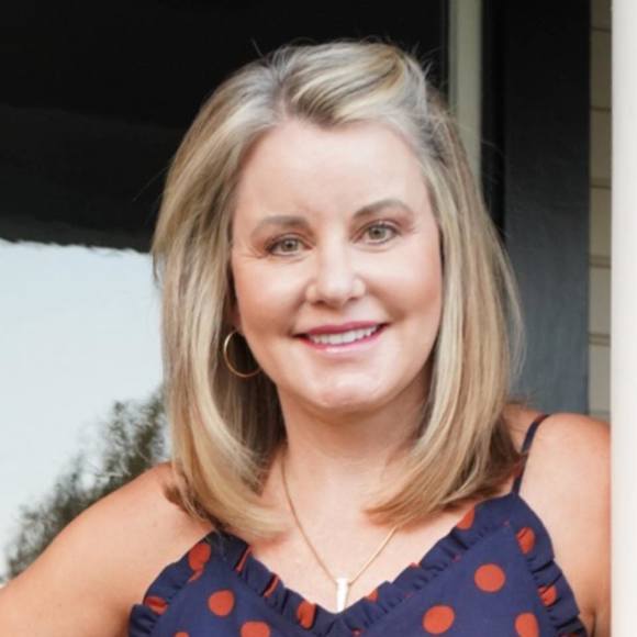 Profile Picture of Wendy Mcmonigle (@wendymcmonigle) on Poshmark