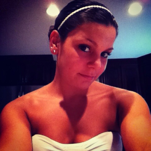 Profile Picture of Lindsay Bergold (@liindsayb) on Poshmark