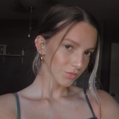 Profile Picture of Emily Manning ☼ (@emxlymanning) on Twitter