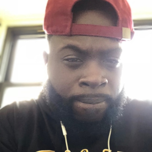 Profile Picture of Abdul Smalls (@billz1188) on Poshmark