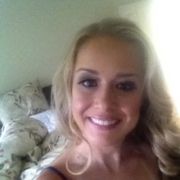 Profile Picture of Christine Vidmosko (@cvidmosko) on Poshmark